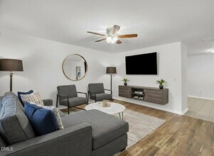 2816 Erinridge Rd in Raleigh, NC - Building Photo - Building Photo