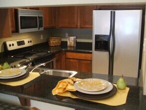 1460 NW 3rd Pl, Unit 212 in Gainesville, FL - Foto de edificio - Building Photo