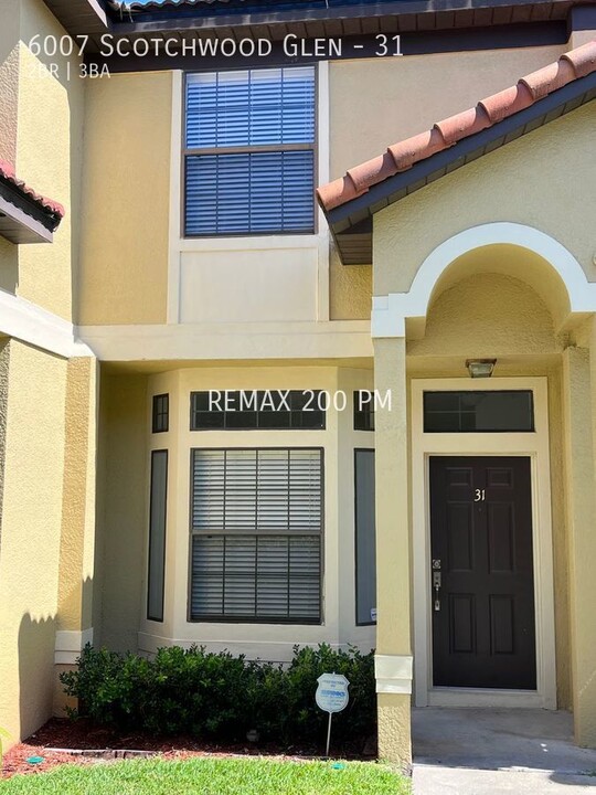 6007 Scotchwood Glen in Orlando, FL - Building Photo