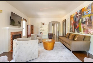 630 N Gardner St, Unit House in Los Angeles, CA - Building Photo - Building Photo