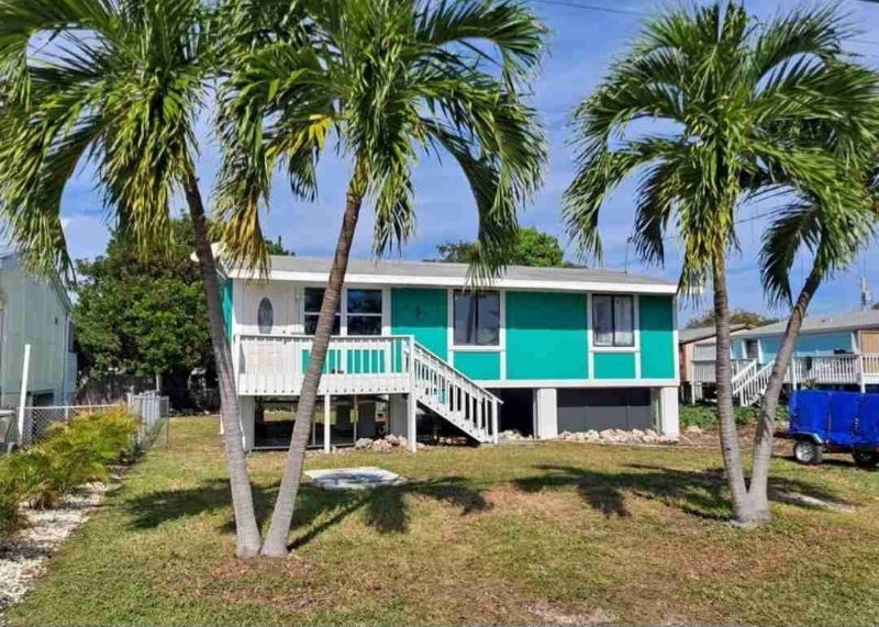 30965 Mercedes Rd in Big Pine Key, FL - Building Photo