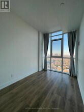 150 Fairview Mall Dr in Toronto, ON - Building Photo - Building Photo