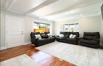 17420 SE Franklin Ct in Portland, OR - Building Photo - Building Photo