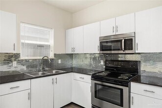 1716 W Garrison Dr, Unit 2 in Pharr, TX - Building Photo - Building Photo