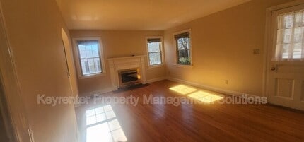 127 College Cir in Staunton, VA - Building Photo - Building Photo