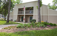 River Pointe Apartments in Mishawaka, IN - Building Photo - Building Photo