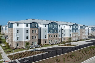 Starway Village in Wilmington, NC - Building Photo