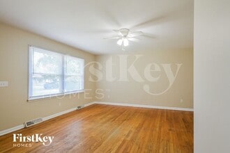243 S 17th St in St. Charles, IL - Building Photo - Building Photo