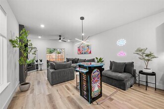 2701 Birmingham Ave in Dallas, TX - Building Photo - Building Photo