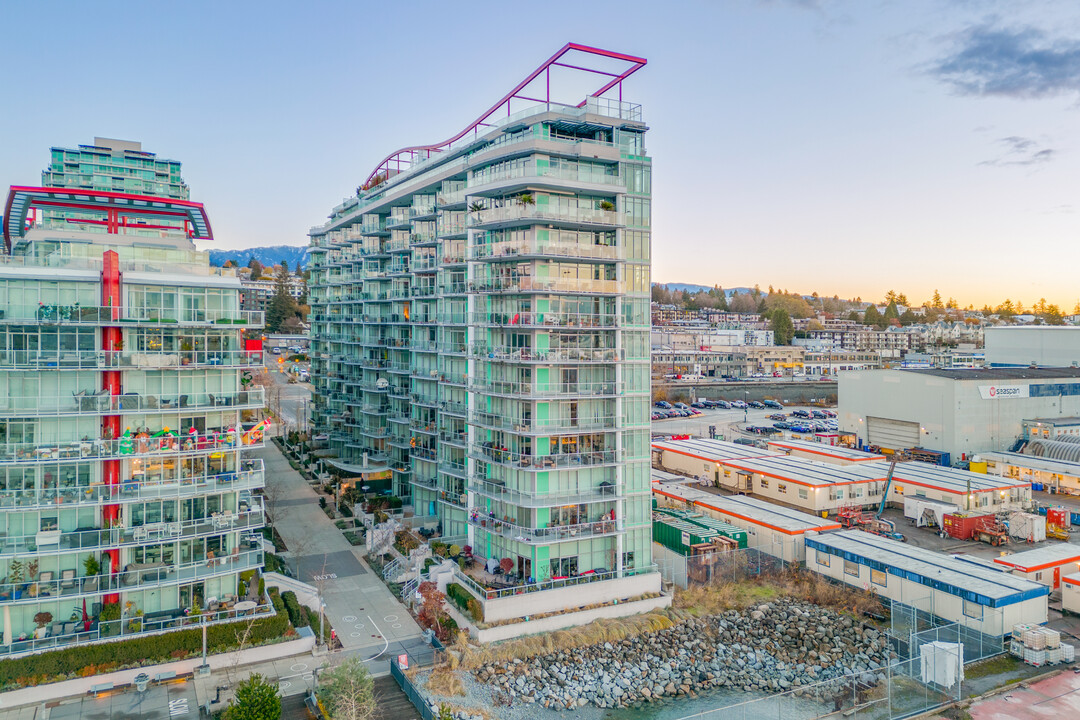 Trophy At The Pier in North Vancouver, BC - Building Photo