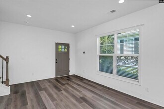 2035 Rosewood Dr in Columbia, SC - Building Photo - Building Photo