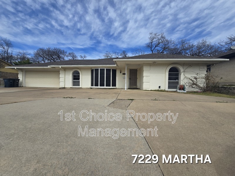 7229 Martha Ln in Fort Worth, TX - Foto de edificio