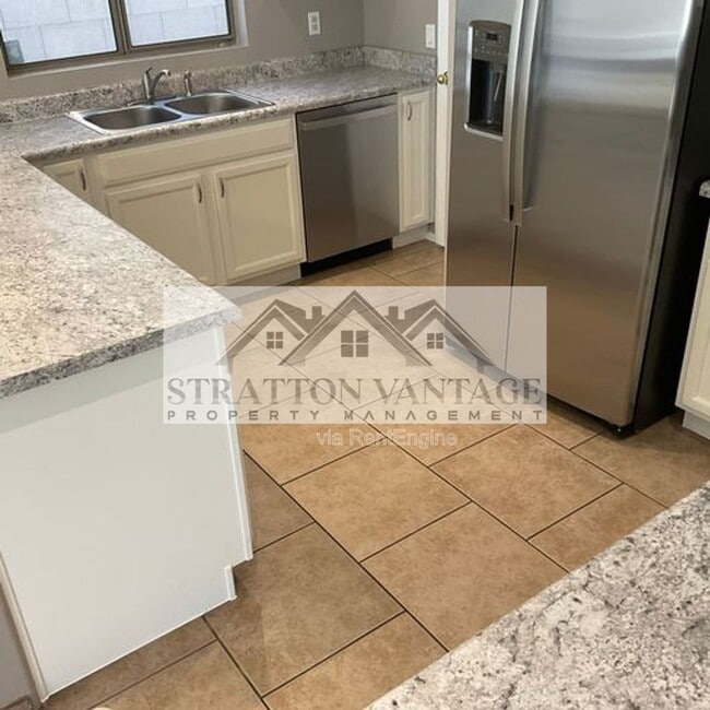 10646 W Alvarado Rd in Avondale, AZ - Building Photo - Building Photo