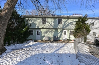 7919 W Norwich Ave, Unit 7921 in Milwaukee, WI - Foto de edificio - Building Photo