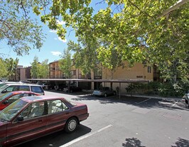 Lakeside Plaza Condominiums in Reno, NV - Building Photo