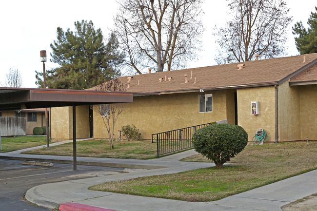 Kerman Garden Apartments in Kerman, CA - Foto de edificio - Building Photo