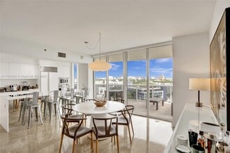 400 Alton Rd in Miami Beach, FL - Building Photo - Building Photo