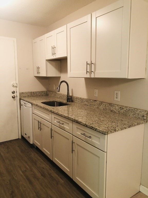 52 Village Brook Ln in Natick, MA - Building Photo - Building Photo