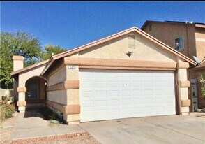 525 Tabony Ave in Henderson, NV - Building Photo