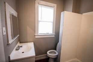 512 Cooper St in San Antonio, TX - Building Photo