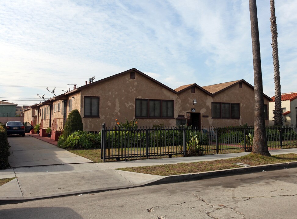 6401-6407 S Victoria Ave in Los Angeles, CA - Building Photo