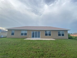 4001 9th St SW in Lehigh Acres, FL - Building Photo - Building Photo