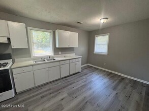 1122 E Stewart Cir in Wilmington, NC - Building Photo - Building Photo