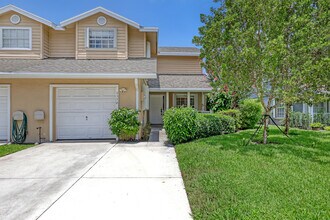 935 Honeytree Ln in Wellington, FL - Building Photo - Building Photo