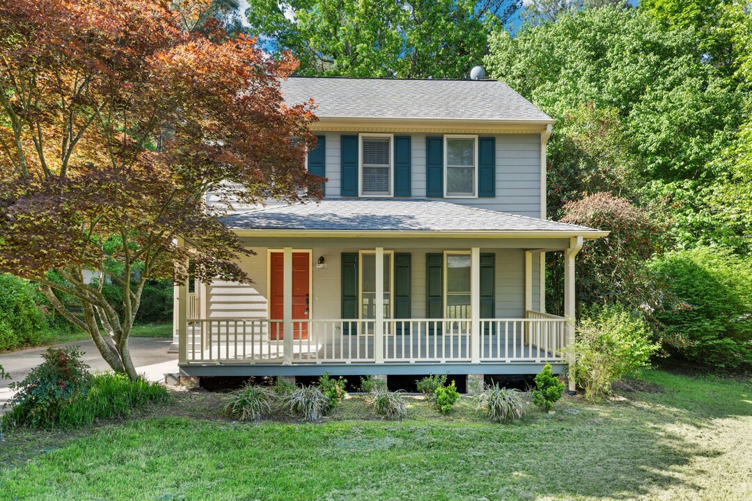 1005 Alexander Stewart Rd in Hillsborough, NC - Building Photo