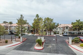 Canyon Willow West in Las Vegas, NV - Building Photo - Building Photo