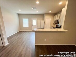 7125 Pisces Wy in Converse, TX - Building Photo - Building Photo