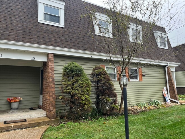 property at 15 Dorset Ct