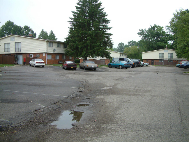 Clovernook Apartments in Cincinnati, OH - Building Photo - Building Photo