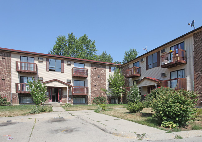 Wedgewood Apartments in Cincinnati, OH - Building Photo - Building Photo