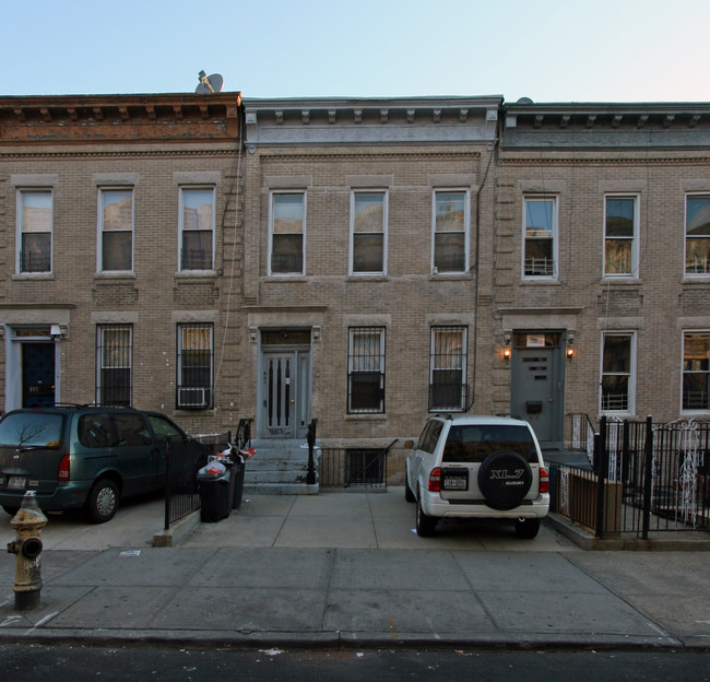 837 42nd St in Brooklyn, NY - Foto de edificio - Building Photo