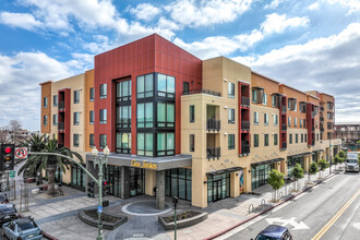 Casa Suenos in Oakland, CA - Building Photo - Primary Photo