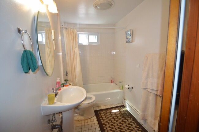 69 West St, Unit L3 in Newton, MA - Building Photo - Building Photo