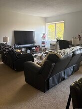 962 High Path Rd in Windsor, CT - Building Photo - Building Photo