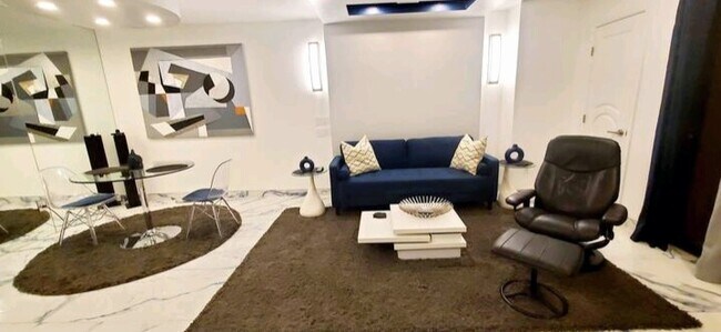 474 S Calle Encilia, Unit E in Palm Springs, CA - Foto de edificio - Building Photo