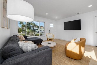 3725 Jefferson St in Carlsbad, CA - Building Photo - Building Photo