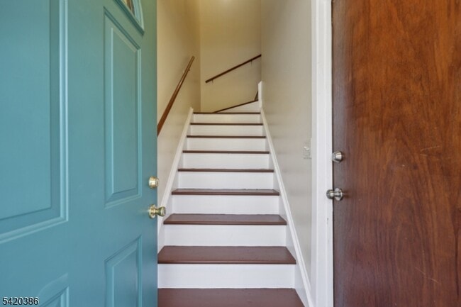 33 N Willow St in Montclair, NJ - Building Photo - Building Photo