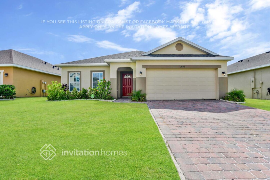 2490 Addison Creek Dr in Kissimmee, FL - Building Photo