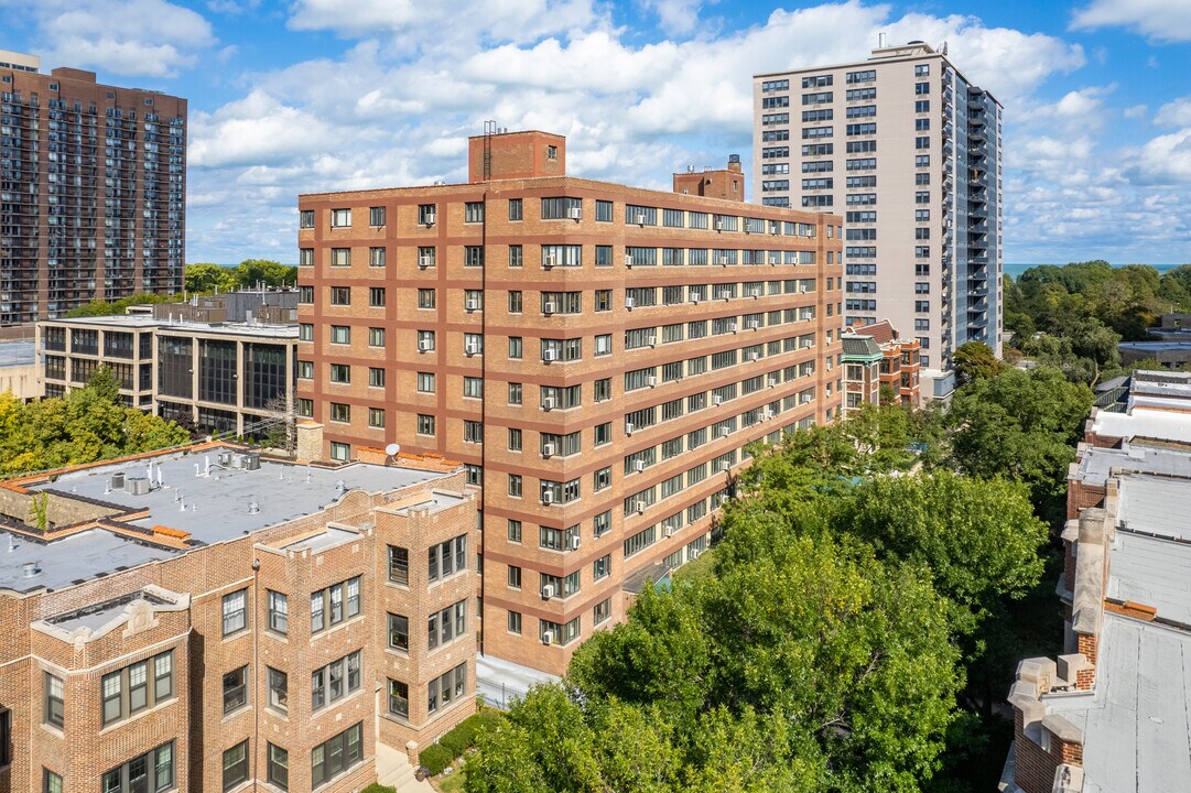 Bittersweet Condominium in Chicago, IL - Building Photo