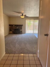 9125 Plumgrove Way in Sacramento, CA - Building Photo - Building Photo