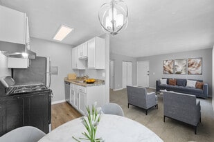 Centennial Woods Apartments in Cincinnati, OH - Building Photo