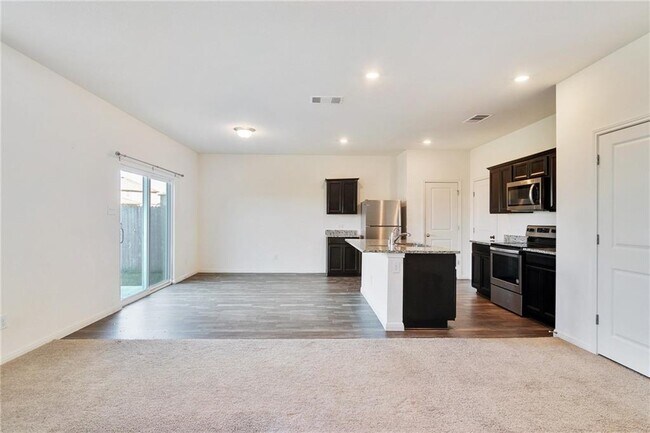 113 Woodpecker Run in Jarrell, TX - Building Photo - Building Photo