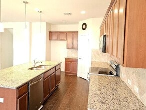 3813 Tranquil Ln, Unit B-711 in Austin, TX - Building Photo - Building Photo