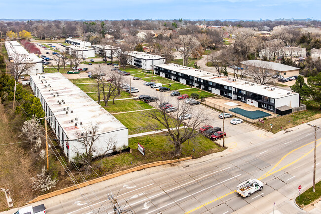 Park Place Apartments in Manhattan, KS - Building Photo - Building Photo