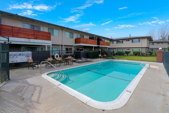 Moxy Apartments in Sacramento, CA - Building Photo - Building Photo
