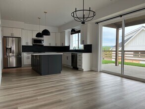 1570 Farmview Terrace-Unit -Farmview Terrace House in Lynden, WA - Building Photo - Building Photo